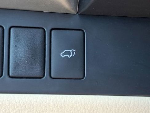 Used 2014 Toyota Highlander XLE AWD/4WD image 29