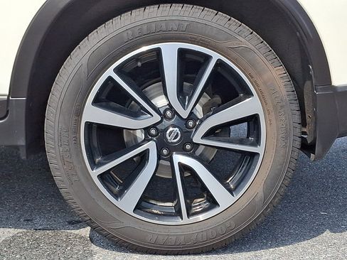 Used 2018 Nissan Rogue SL w/ Premium Package AWD/4WD image 8
