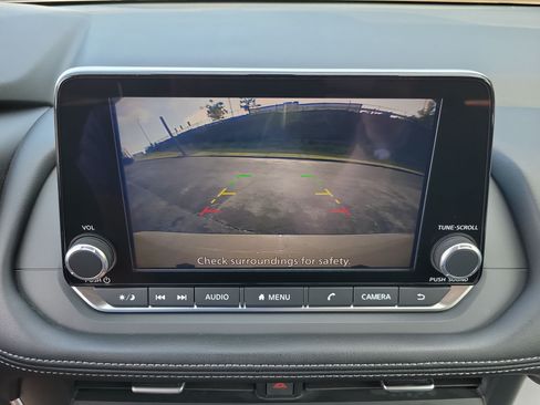 Used 2025 Nissan Rogue SV FWD image 14