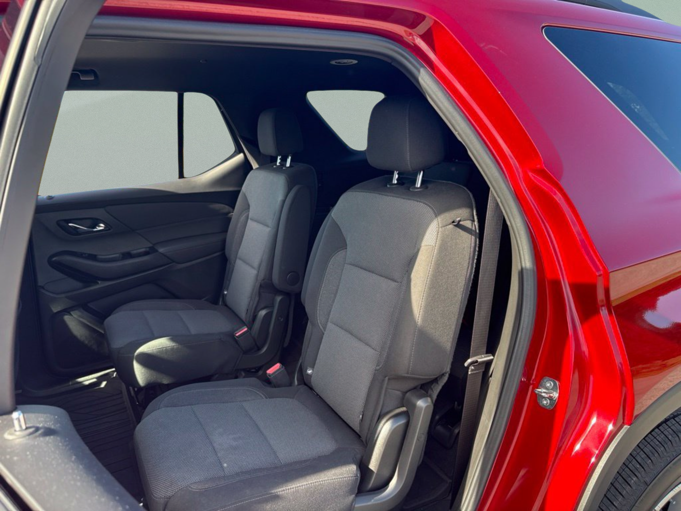Used 2023 Chevrolet Traverse LT FWD image 19