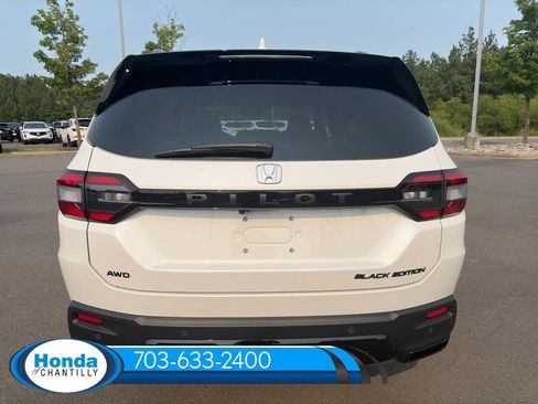 New 2026 Honda Pilot Black Edition image 6