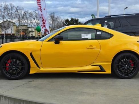 New 2026 Toyota GR86 YUZU Limited image 4