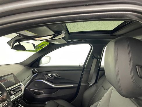 Used 2019 BMW 330i 330i w/ Convenience Package image 17