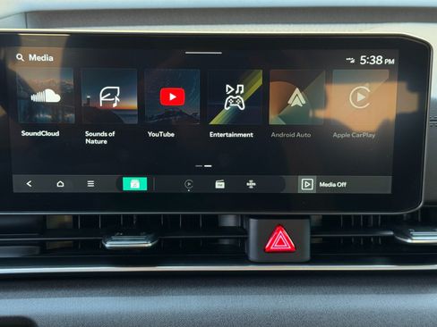 Used 2025 Kia Carnival EX FWD image 27