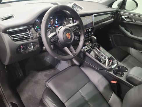 New 2026 Porsche Macan Turbo image 4