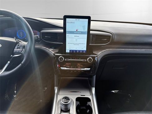 Used 2021 Ford Explorer Platinum image 11