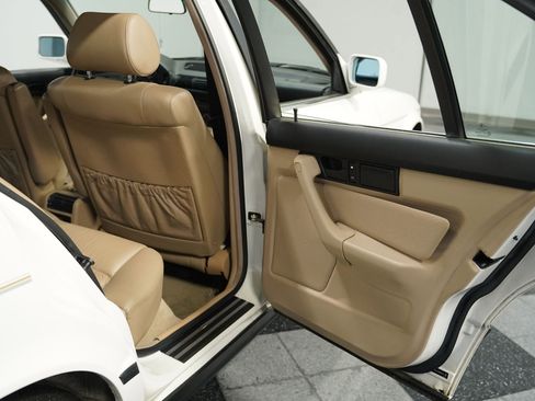 Used 1989 BMW 525i Sedan image 38