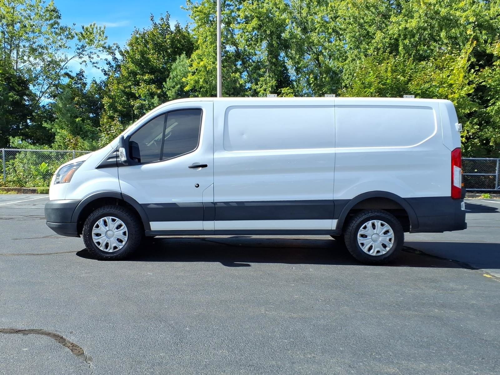 Used 2019 Ford Transit 250 130 Low Roof RWD image 4