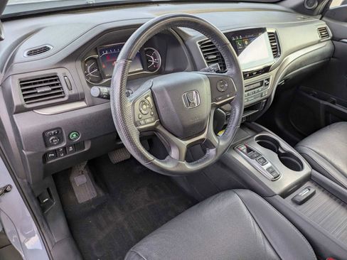 Certified 2023 Honda Passport EX-L image 2