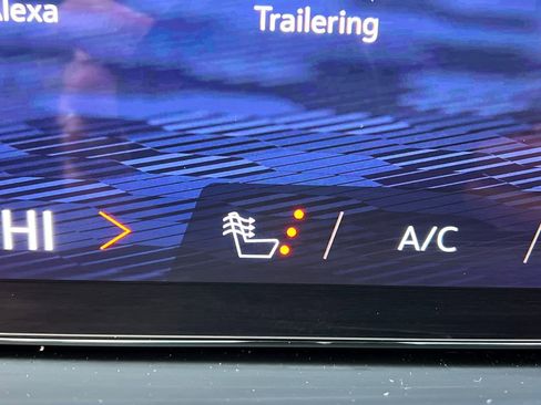 Used 2025 Chevrolet Tahoe Z71 image 29