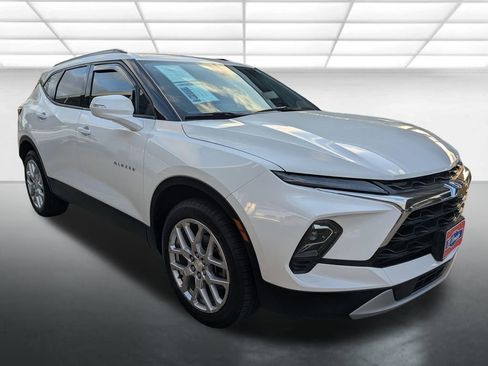 Used 2023 Chevrolet Blazer LT w/ Sound & Technology Package FWD image 1
