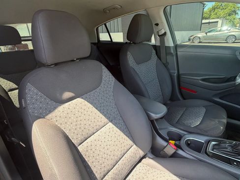 Used 2019 Hyundai Ioniq Plug-In Hybrid FWD image 28