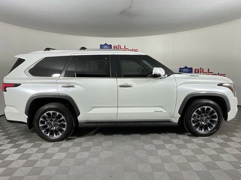 Used 2025 Toyota Sequoia Platinum image 2