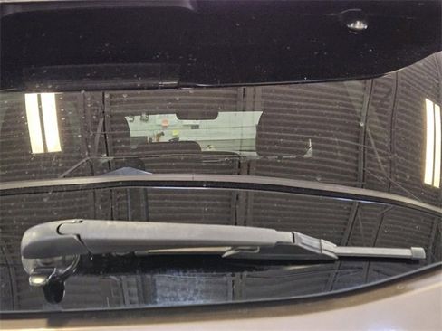 Used 2017 Toyota Highlander Limited image 13