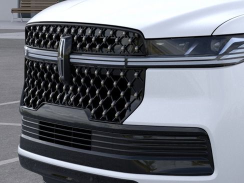 New 2026 Lincoln Navigator L Black Label AWD/4WD image 17