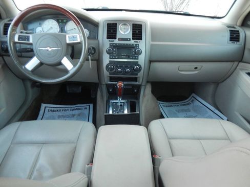 Used 2007 Chrysler 300 Touring L w/ Luxury Group AWD/4WD image 2