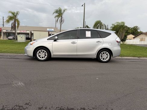 Used 2012 Toyota Prius V Three FWD image 4