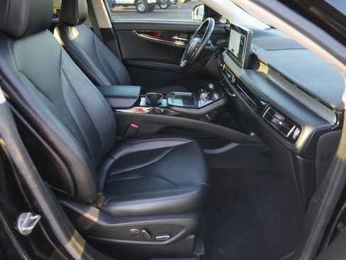 Used 2023 Lincoln Nautilus FWD w/ Premium Package image 18