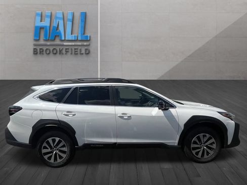 Used 2023 Subaru Outback Premium AWD/4WD image 6