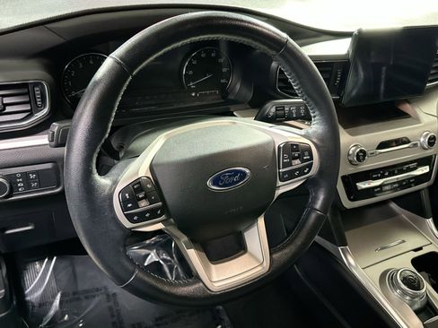 Used 2021 Ford Explorer XLT w/ Equipment Group 202A image 19