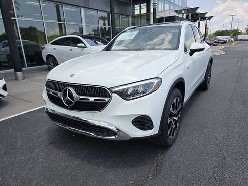 New 2025 Mercedes-Benz GLC 350e 4MATIC image 2