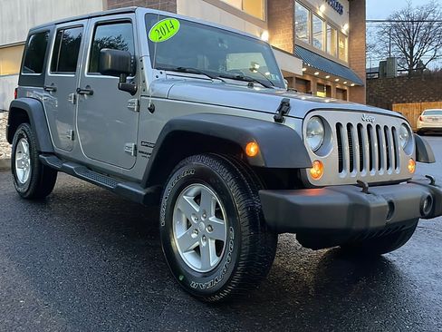 Used 2014 Jeep Wrangler Unlimited Sport w/ Quick Order Package 24S AWD/4WD image 33