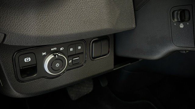 Used 2025 Mercedes-Benz Sprinter 2500 image 28
