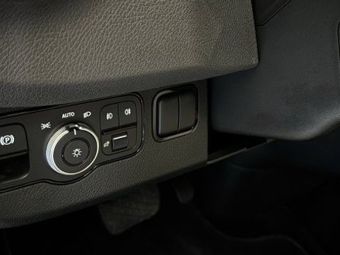 Used 2025 Mercedes-Benz Sprinter 2500 image 28