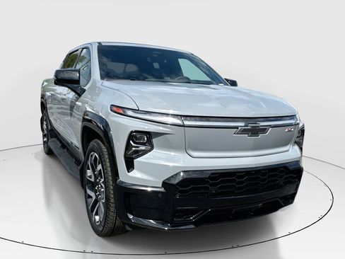 Used 2025 Chevrolet Silverado EV RST image 1