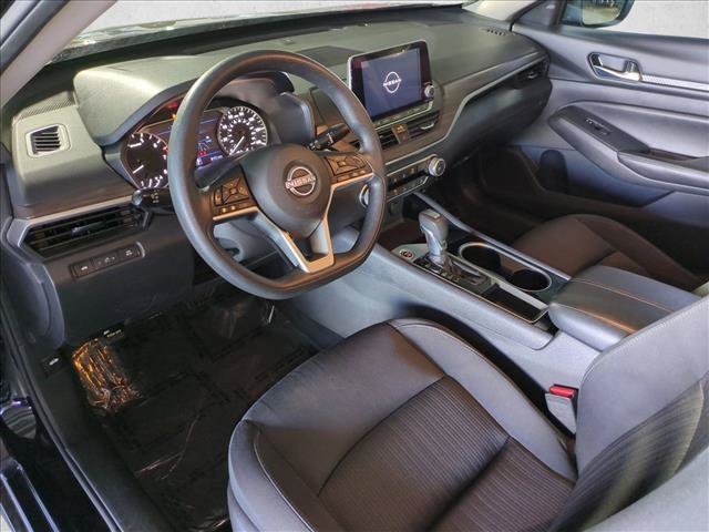 Used 2024 Nissan Altima 2.5 SV FWD image 10