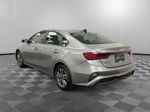 Used 2023 Kia Forte LXS image 3