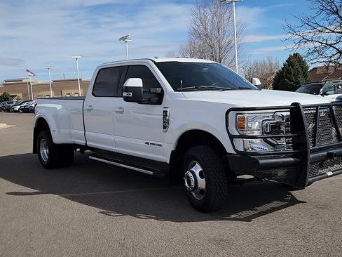 Used 2022 Ford F350 Lariat w/ Lariat Value Package image 6