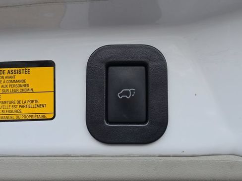 Used 2011 Toyota Sienna XLE w/ XLE Navigation Pkg FWD image 21