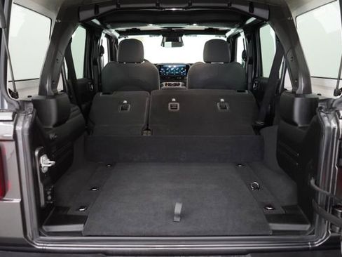 Used 2025 Jeep Wrangler Unlimited Sahara image 53