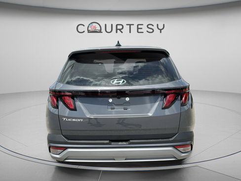 New 2026 Hyundai Tucson SE image 4