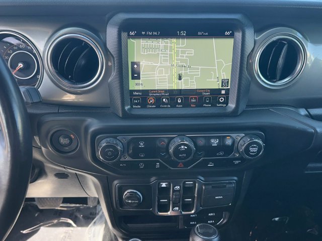 Used 2022 Jeep Wrangler Unlimited Sahara AWD/4WD image 14