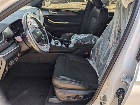 New 2025 Jeep Grand Cherokee L Altitude image 6