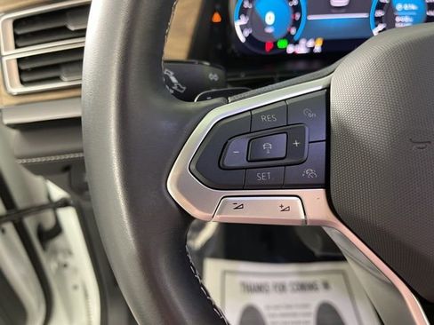 Used 2025 Volkswagen Atlas SE image 23