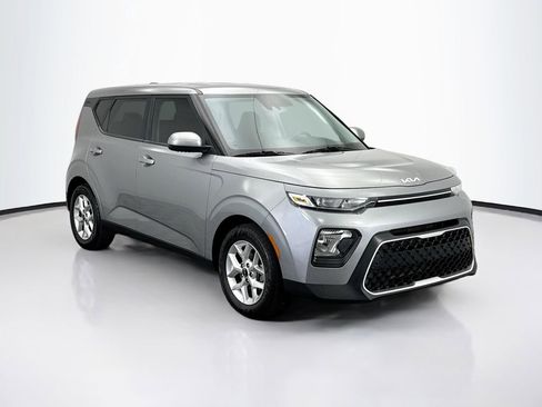 Used 2022 Kia Soul LX w/ Technology Package image 3