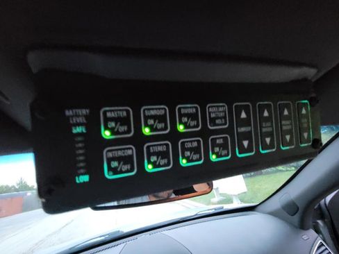 Used 2013 Lincoln MKT AWD image 42