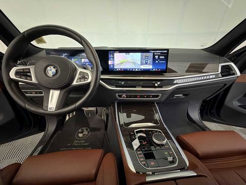 Certified 2024 BMW X7 xDrive40i w/ M Sport Package AWD/4WD image 15