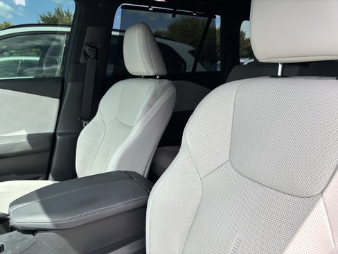 Used 2025 Lexus TX 350 AWD w/ Technology Package image 16