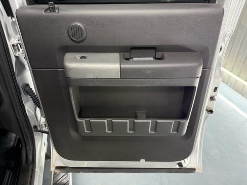 Used 2012 Ford F250 Lariat w/ Lariat Interior Pkg image 30