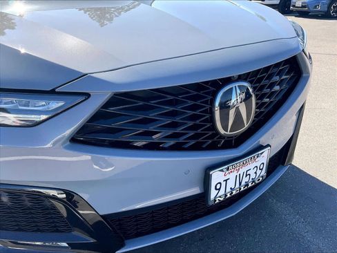 Used 2025 Acura MDX A-Spec image 32