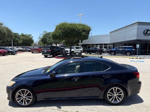 Used 2008 Lexus IS 250 w/ Premium Pkg RWD image 2