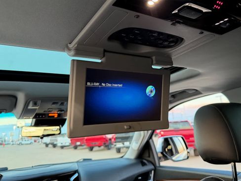 Used 2019 Cadillac Escalade ESV Premium Luxury image 13