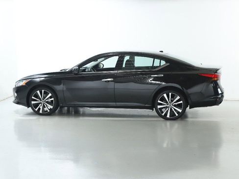 Certified 2022 Nissan Altima 2.5 Platinum image 45