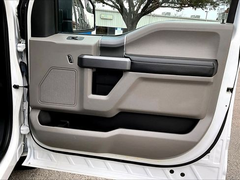 Used 2018 Ford F150 XLT w/ Equipment Group 302A Luxury image 22