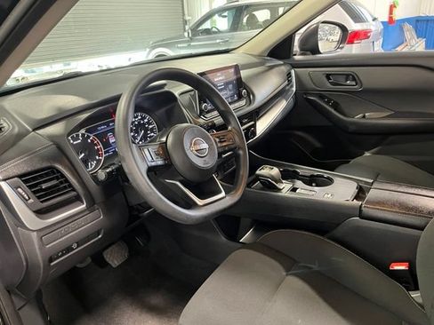 Used 2024 Nissan Rogue S FWD image 23