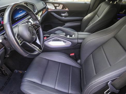 Used 2025 Mercedes-Benz GLS 450 4MATIC image 17